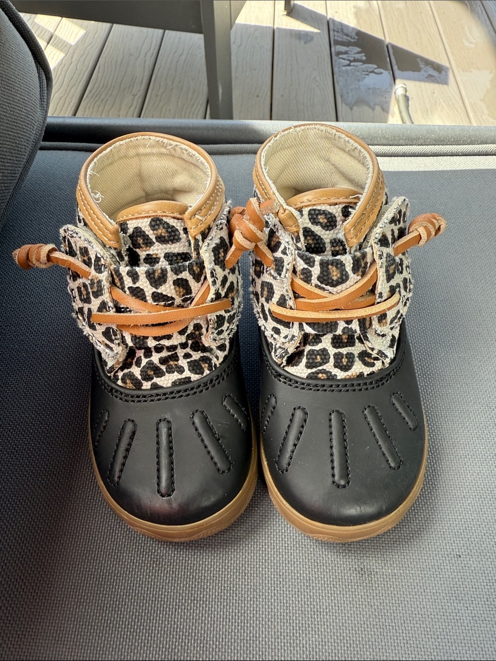 Sperry Kids Icestorm boots black duck-boot style base/cheetah print upper 4M